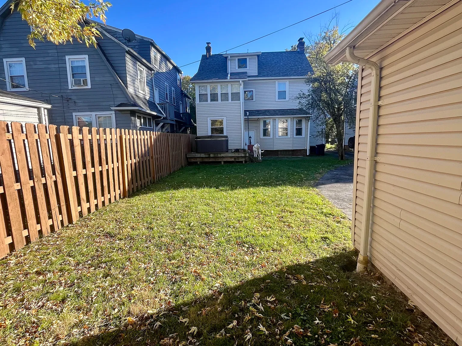 3 bed, 1.5 bath, 1575 sqft, $2,000 — Photo 4