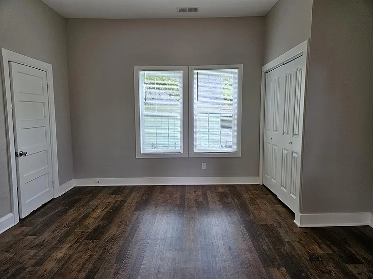 605 Round St — Photo 14