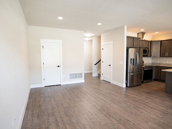 5th image of 312 Destiny Dr