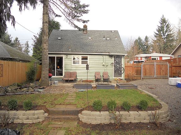 2nd image of 2205 E 17th St