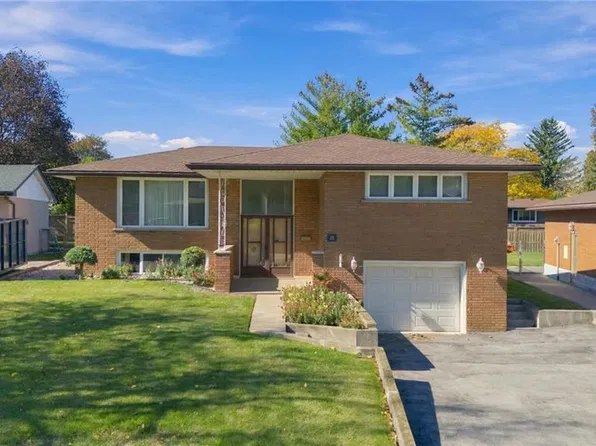 14 Geneva Dr, Hamilton, ON L9C 3Z5