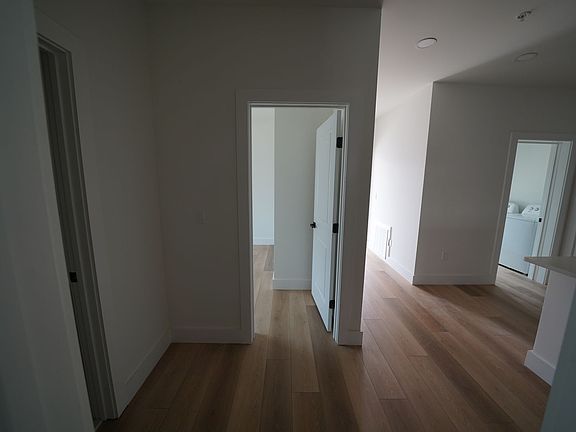 5th image of 112 Foxpath Loop #B9