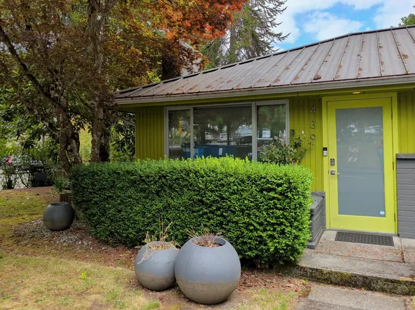 439 Brien Dr SE #1, Bainbridge Island, WA 98110