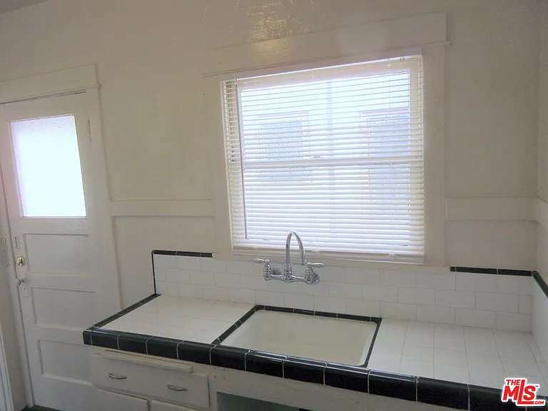 1137 Lodi Pl — Photo 9