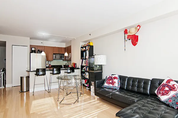 Sold by Platinum Realty Group | media 5