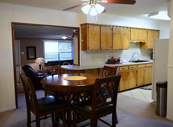 5th image of 325 Parkwood Pl