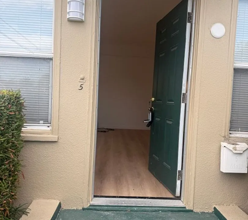 51 Maple St