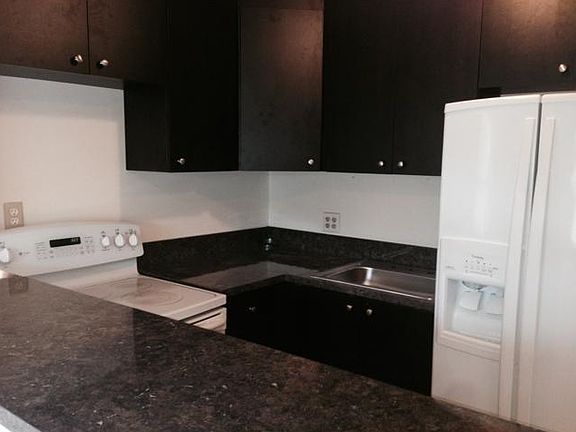 3rd image of 2500 NE 192nd St APT 1