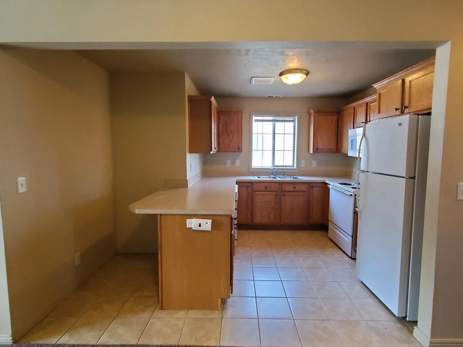 2 bed, 930 sqft, $1,025 — Photo 4