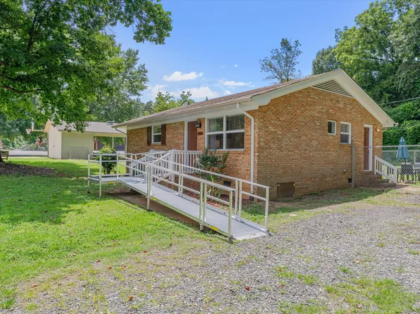 210 Parthenia Dr, Durham, NC 27705