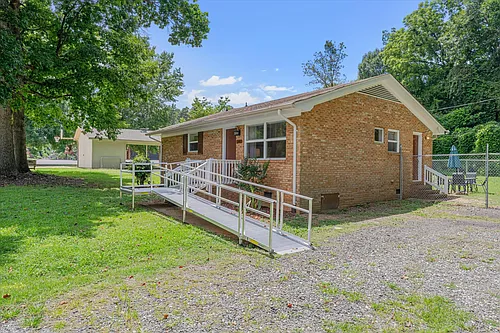201 Parthenia Dr Photo 1
