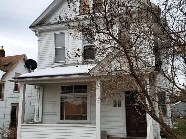 999 Burr St #1, Saint Paul, MN 55130