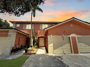 1104 NW 100th Ave, Pembroke Pines, FL 33024