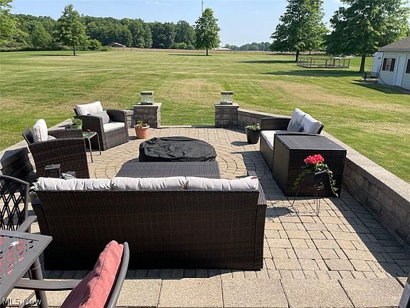 5th image of 7665 Pleasant Valley Ct