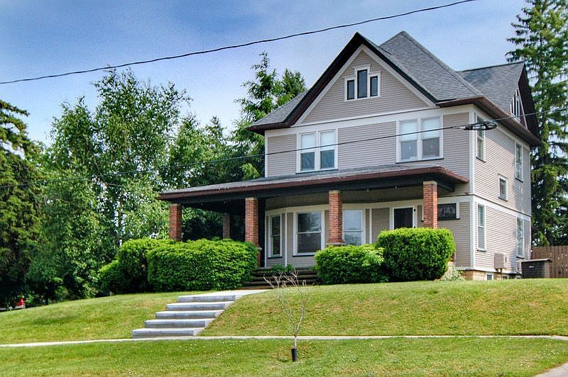 1st image of 323 Johnston St SE