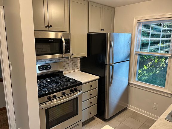 2nd image of 2053 12th St Unit 1