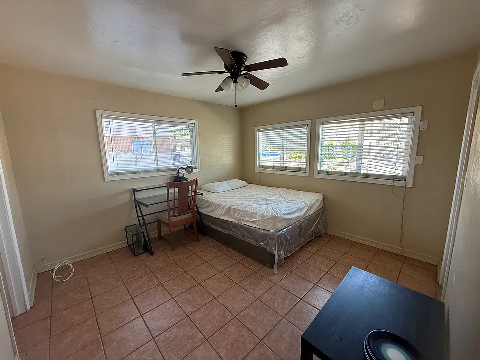 5809 Lindo Paseo #3-room B