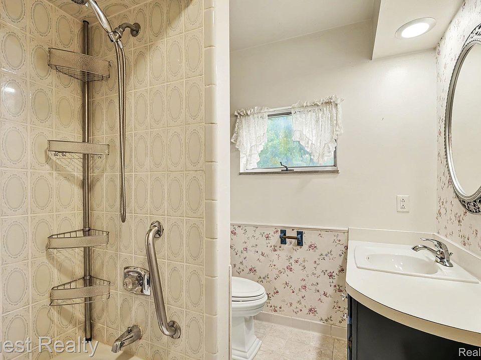 499 Allen Ave, photo 23