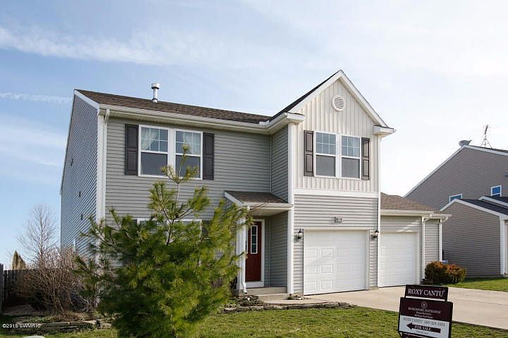 1st image of 814 Fraser Grove Dr