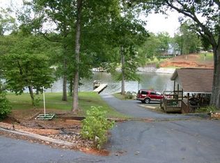 2204 Lake Rd, Ridgeway, SC 29130