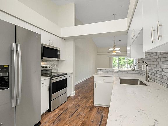 4th image of 26760 Rosewood Pointe Ln Unit 203