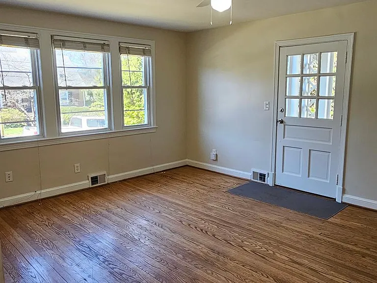 8707 Grant St — Photo 1