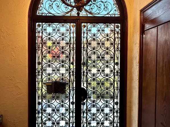 4560 Fieldston Road image 3 of 11