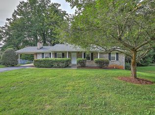 2802 Sumpter Dr, Johnson City, TN 37604