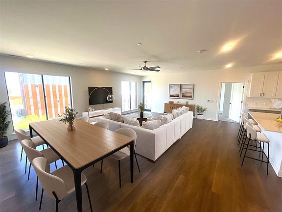 2nd image of 300 S Clinton St #604