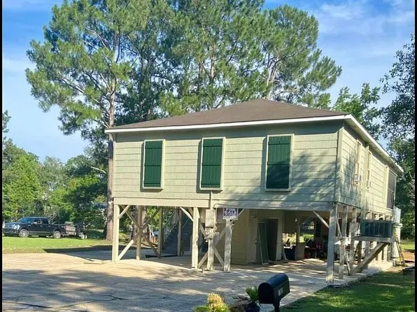 32770 Cypress Dr, Springfield, LA 70462