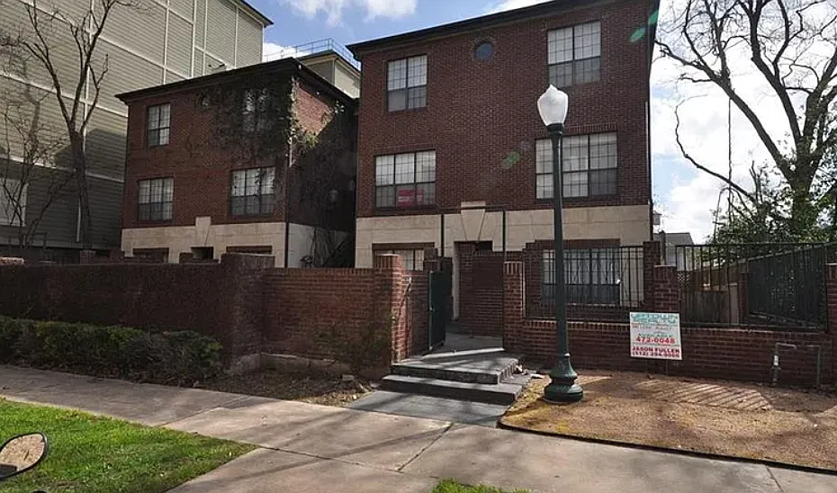 2 bed, 800 sqft, $2,095 — Photo 1
