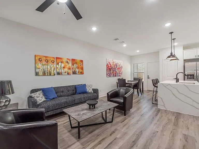 8328 Corinth St #B — Photo 2