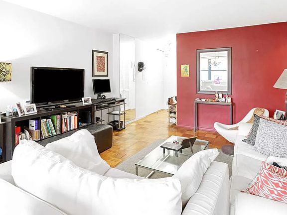 5th image of 225 E 57th St APT 14B