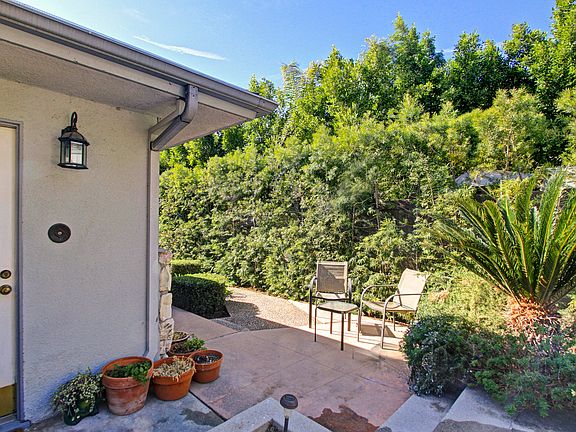 4th image of 480 W Montecito Ave