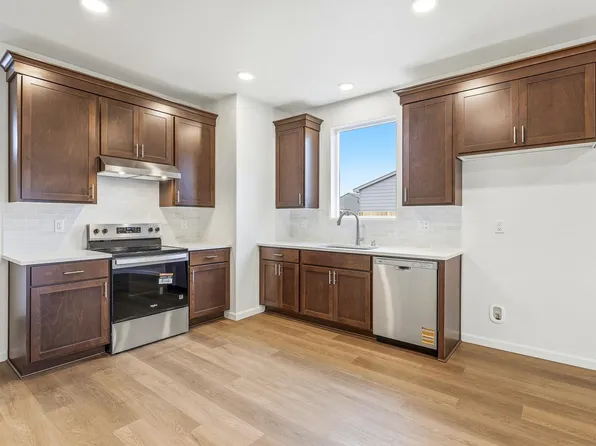 409 Amberly Ave, Grandview, WA 98930