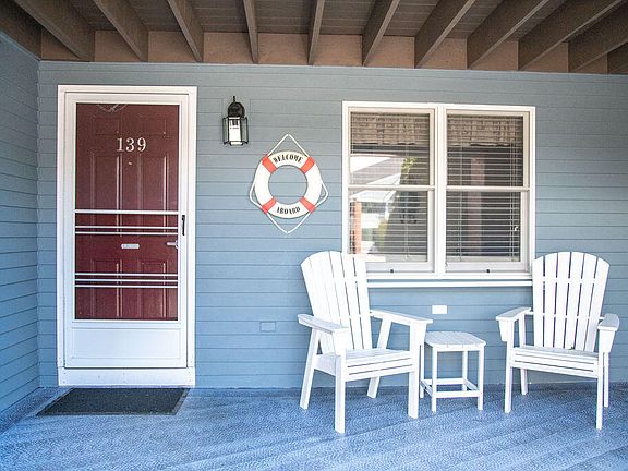 2nd image of 1351 Post Road #39