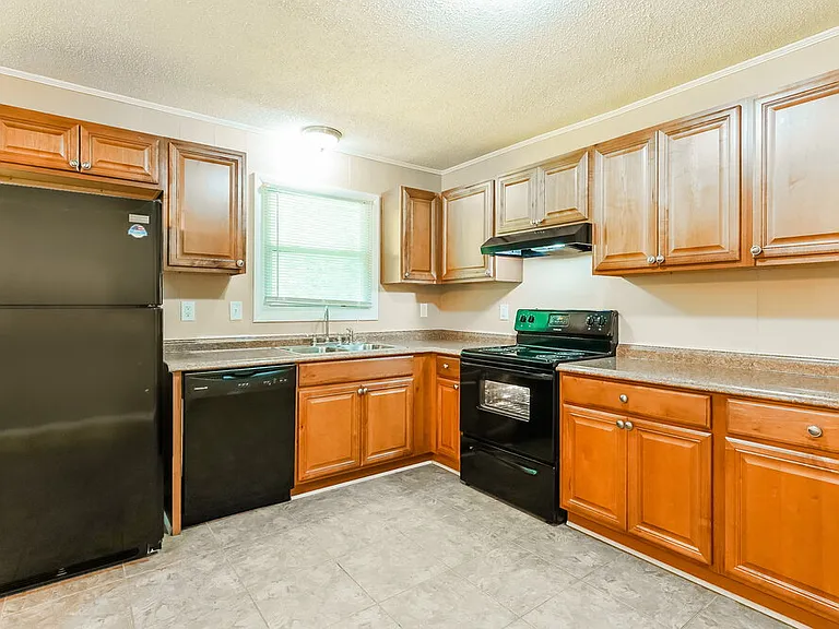2415 Rose Ln SE — Photo 9