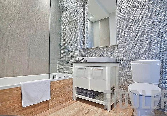 5th image of 44-41 Purves St #2012