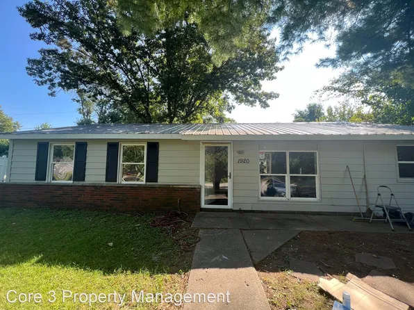 1920 Witchazel Dr, Springfield, IL 62703