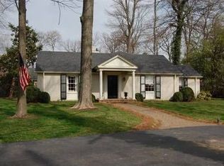 4035 Ormond Rd, Saint Matthews, KY 40207