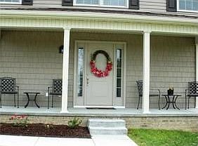 3rd image of 726 Emerald Dr