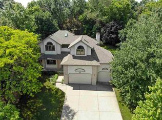 709 Foxfield Rd, Oregon, WI 53575