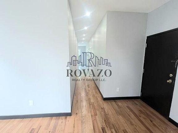 5th image of 167 Shephard Ave APT 1