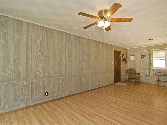 3rd image of 8411 Briarwood Ln