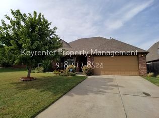 3905 W 110th Pl S, Jenks, OK 74037