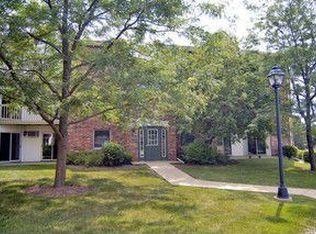 4313 W Shamrock Ln APT 3B, McHenry, IL 60050