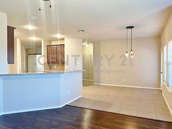4th image of 121 Sumac Dr