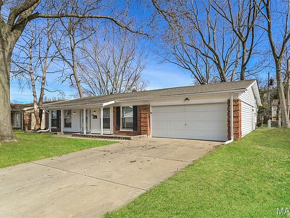 3rd image of 660 Brookstone Dr