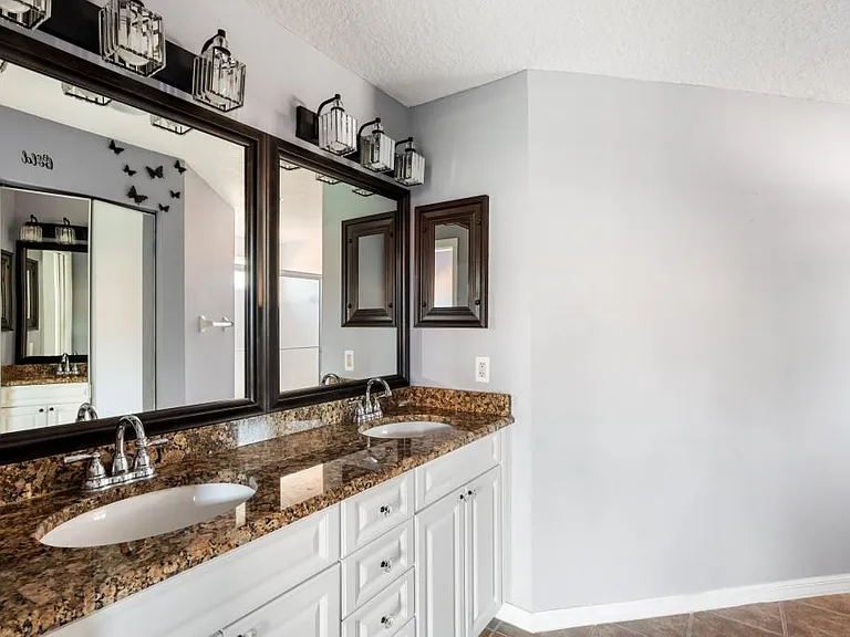 5336 Edgewater Way — Photo 4