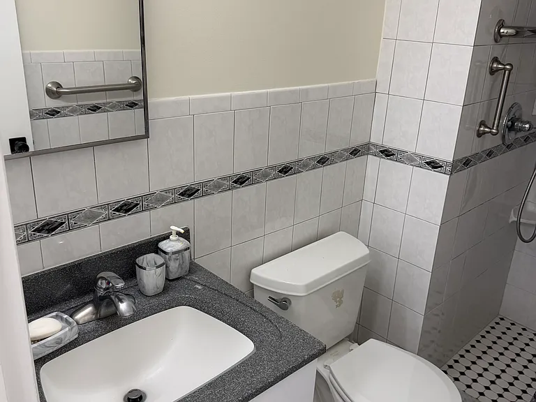 4741 Bloomfield Dr — Photo 15